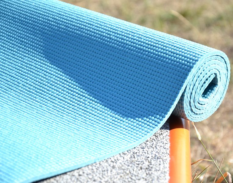 Килимок для йоги та фітнесу PowerPlay 4010 PVC Yoga Mat Зелений (173x61x0.6) PP_4010_Green_(173*0,6) фото